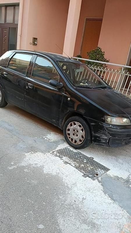 Occasion Fiat Punto 60 ch (44 kW) 2001 Noir Citadine