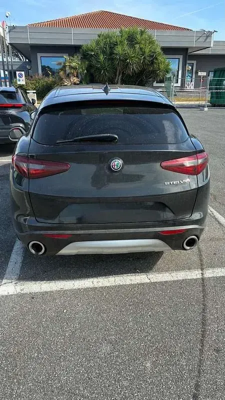 Usata Alfa Romeo Stelvio Tech Edition 160 CV (117 kW) 2019 SUV