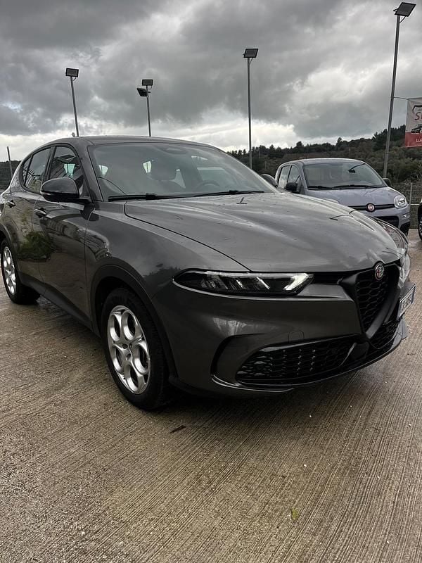 Grigio Usata 2023 Alfa Romeo Tonale Sprint SUV | 24.900 € (Super prezzo) - Immagine 1/4