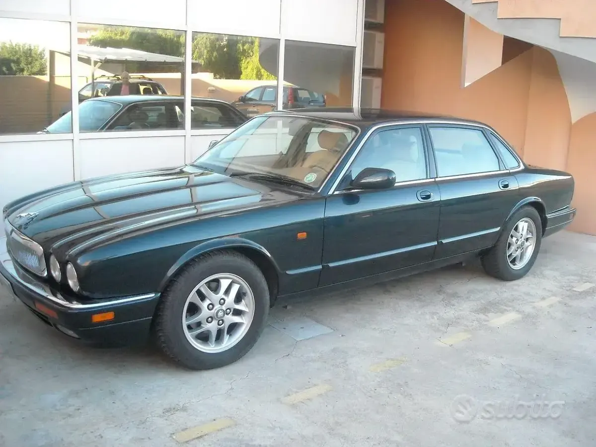 Usata Jaguar XJ 234 CV (172 kW) 1996 Verde Berlina