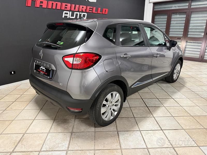 Usata Renault Captur 89 CV (65 kW) 2014 Grigio SUV