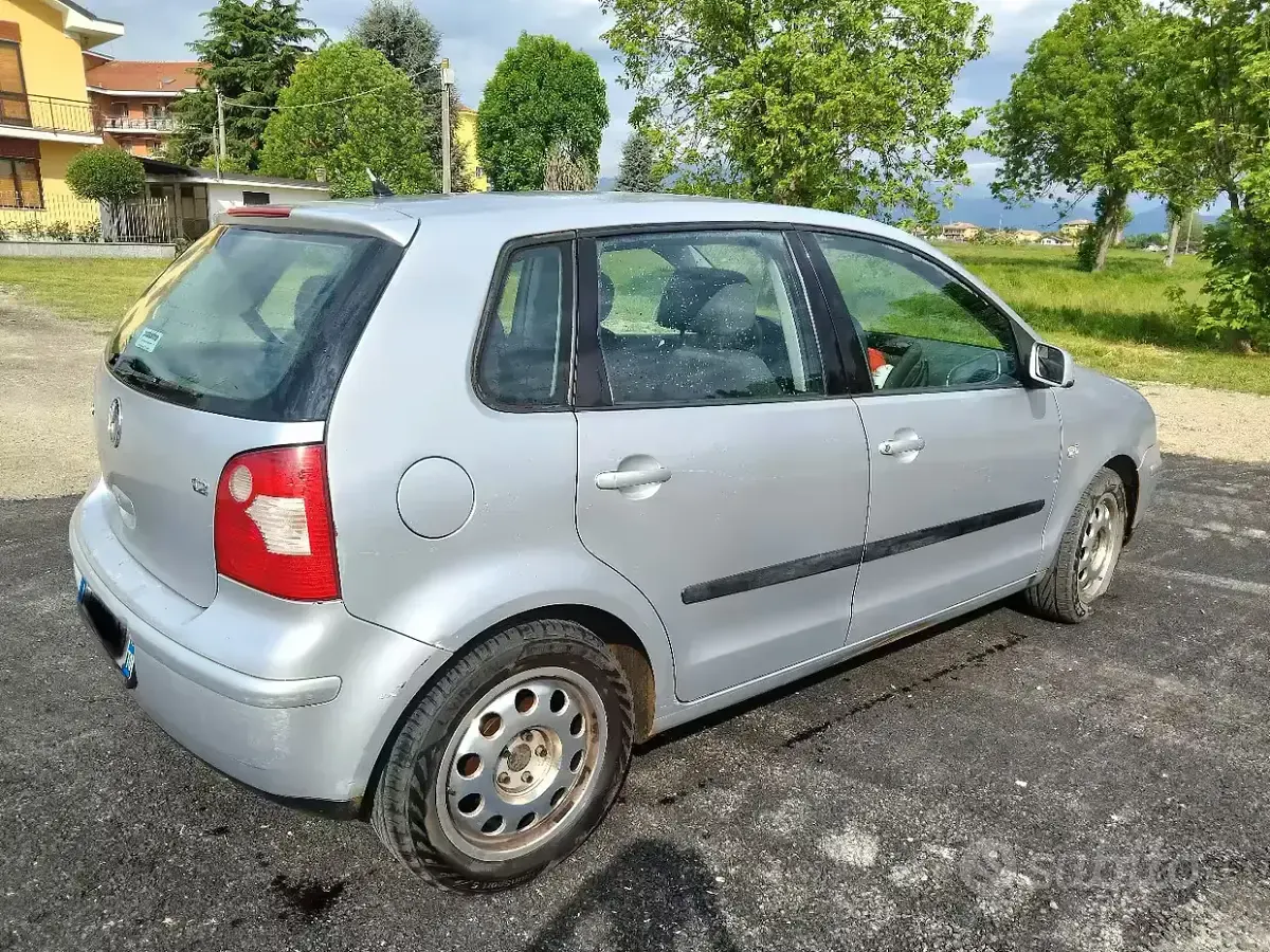 Usata VW Polo 64 CV (47 kW) 2002 Grigio Utilitaria