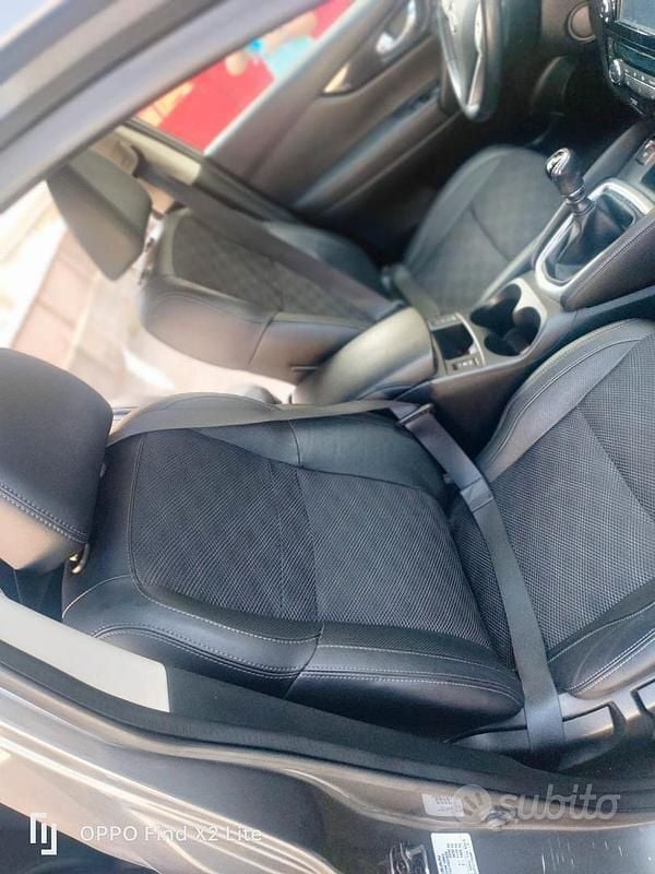 Usata Nissan Qashqai 131 CV (96 kW) 2016 Grigio SUV