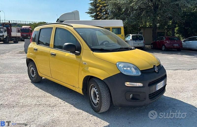 Usata Fiat Panda 80 CV (58 kW) 2017 Giallo Utilitaria