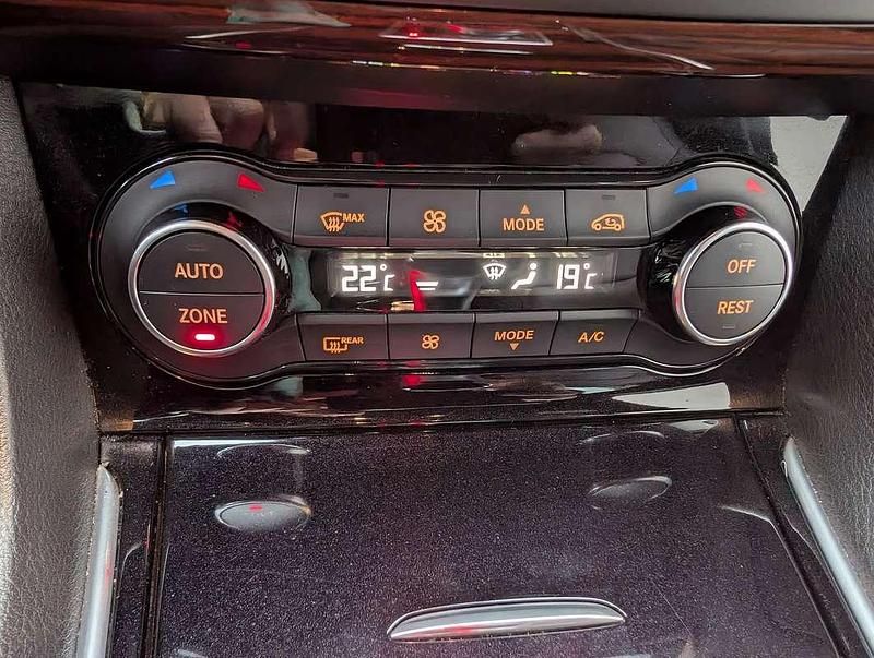 Usata Infiniti Q30 Premium 170 CV (125 kW) 2017 Nero Berlina