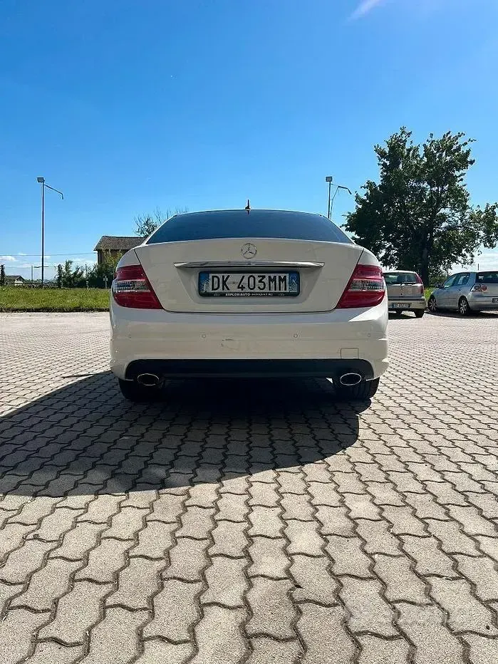 Usata Mercedes C320 Avantgarde 224 CV (164 kW) 2007 Bianco Berlina