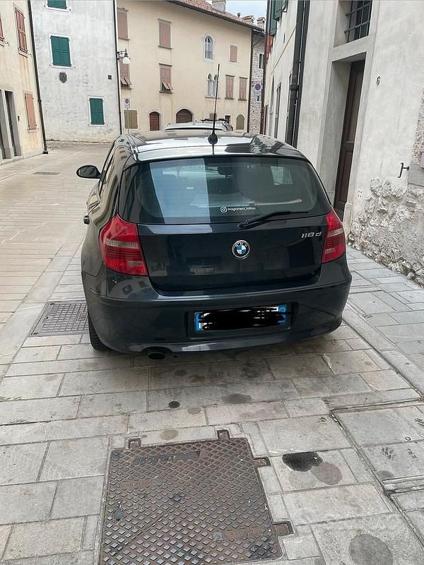 Occasion BMW 118 143 ch (105 kW) 2009 Noir Citadine