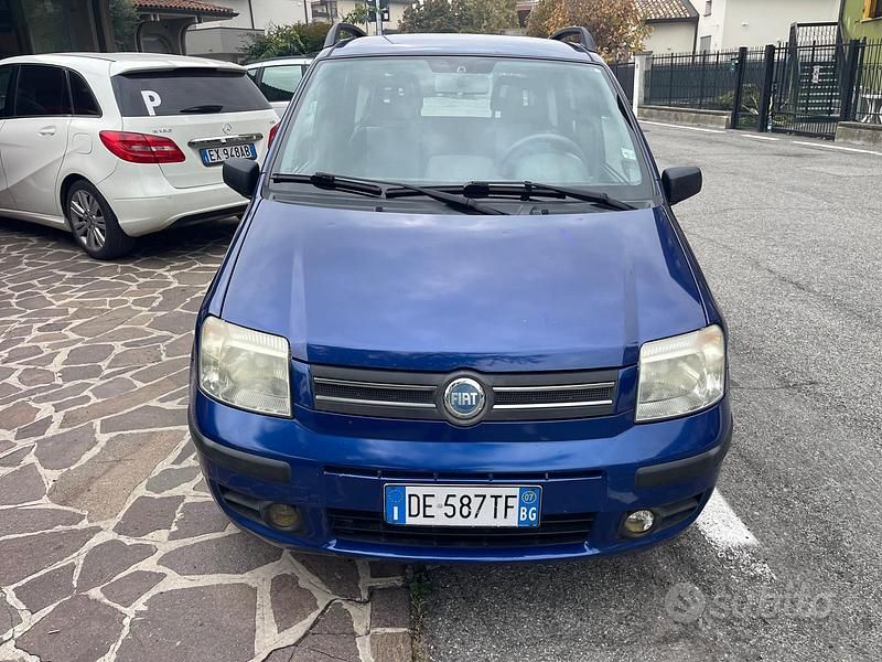 Blu Usata 2007 Fiat Panda Dynamic Tre volumi | 2900 € (Buon prezzo) - Immagine 1/4
