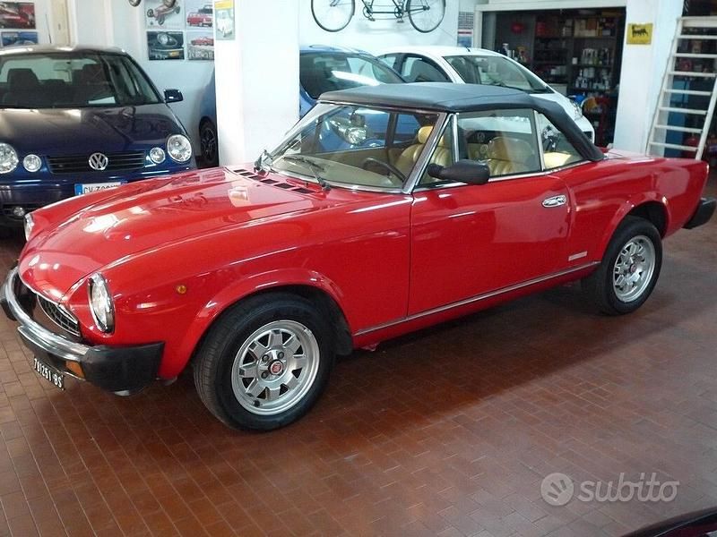 Usata Fiat 124 Spider 104 CV (76 kW) 1982 Rosso Cabrio