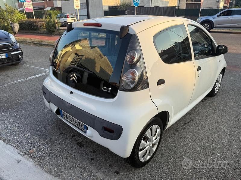 Usata Citroën C1 68 CV (50 kW) 2010 Bianco Utilitaria
