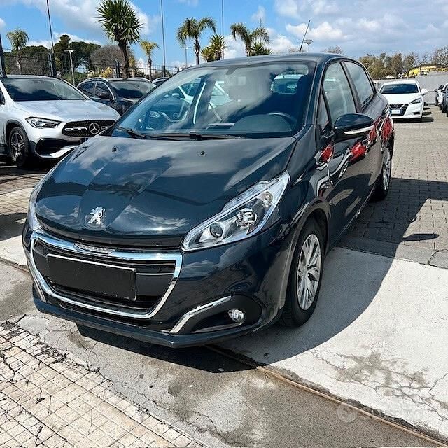 Usata Peugeot 208 Allure 81 CV (59 kW) 2017 Nero Utilitaria
