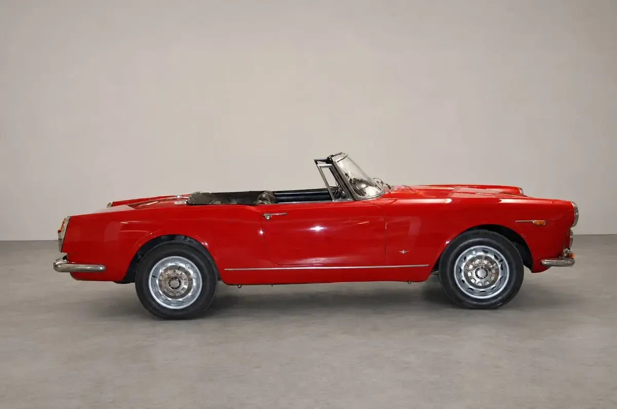 Usata Alfa Romeo 2600 145 CV (106 kW) 1964 Rosso Cabrio