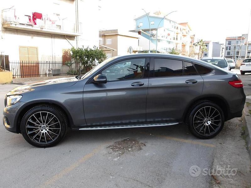 Usata Mercedes GLC250 Premium 203 CV (149 kW) 2019 Blu Coupé