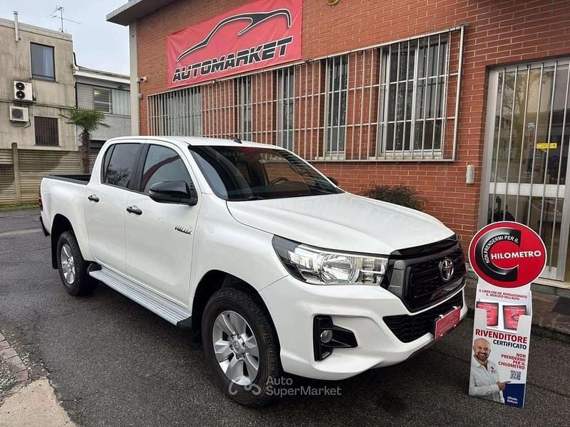 Usata Toyota HiLux Lounge 150 CV (110 kW) 2020 Bianco Pick-up