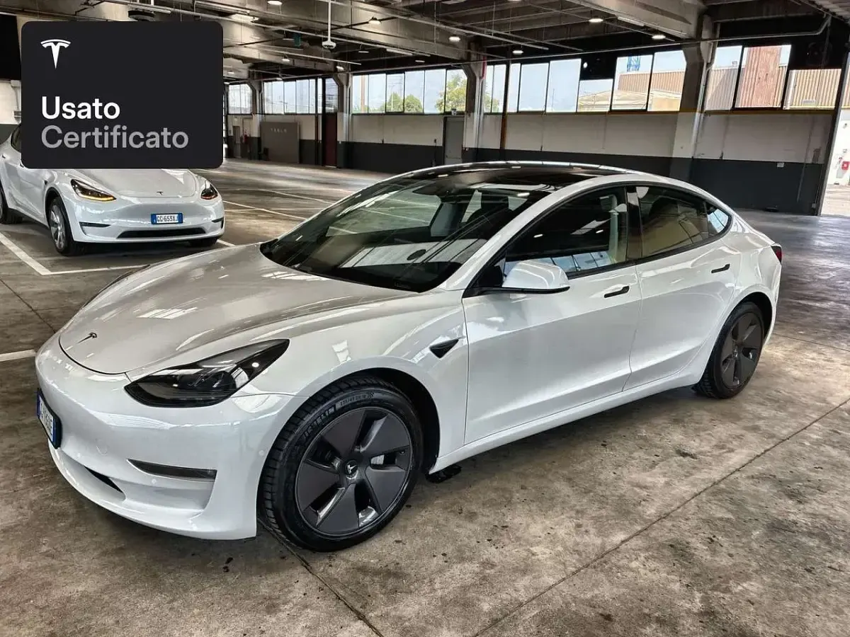 Usata Tesla Model 3 Long Range AWD 324 kW (441 CV) 2021 Pearl white multicoat Berlina