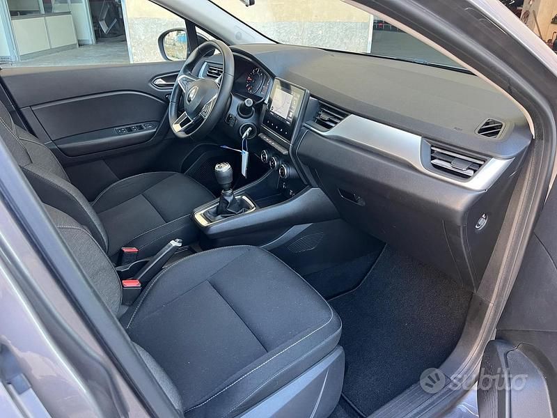 Usata Renault Captur Business 95 CV (69 kW) 2021 Grigio SUV