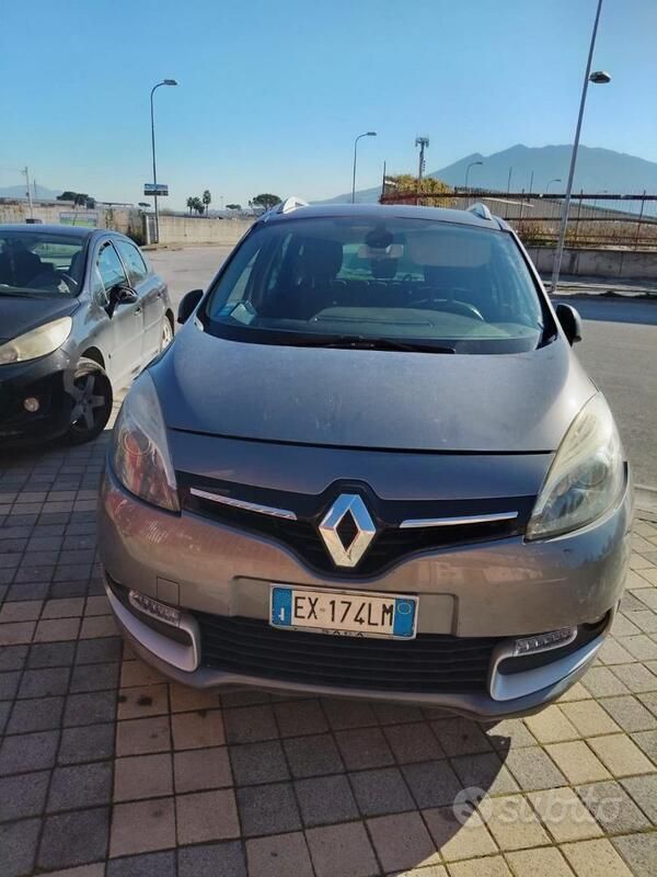 Usata 2014 Renault Scénic III Monovolume | 5500 € (Buon prezzo) - Immagine 1/4