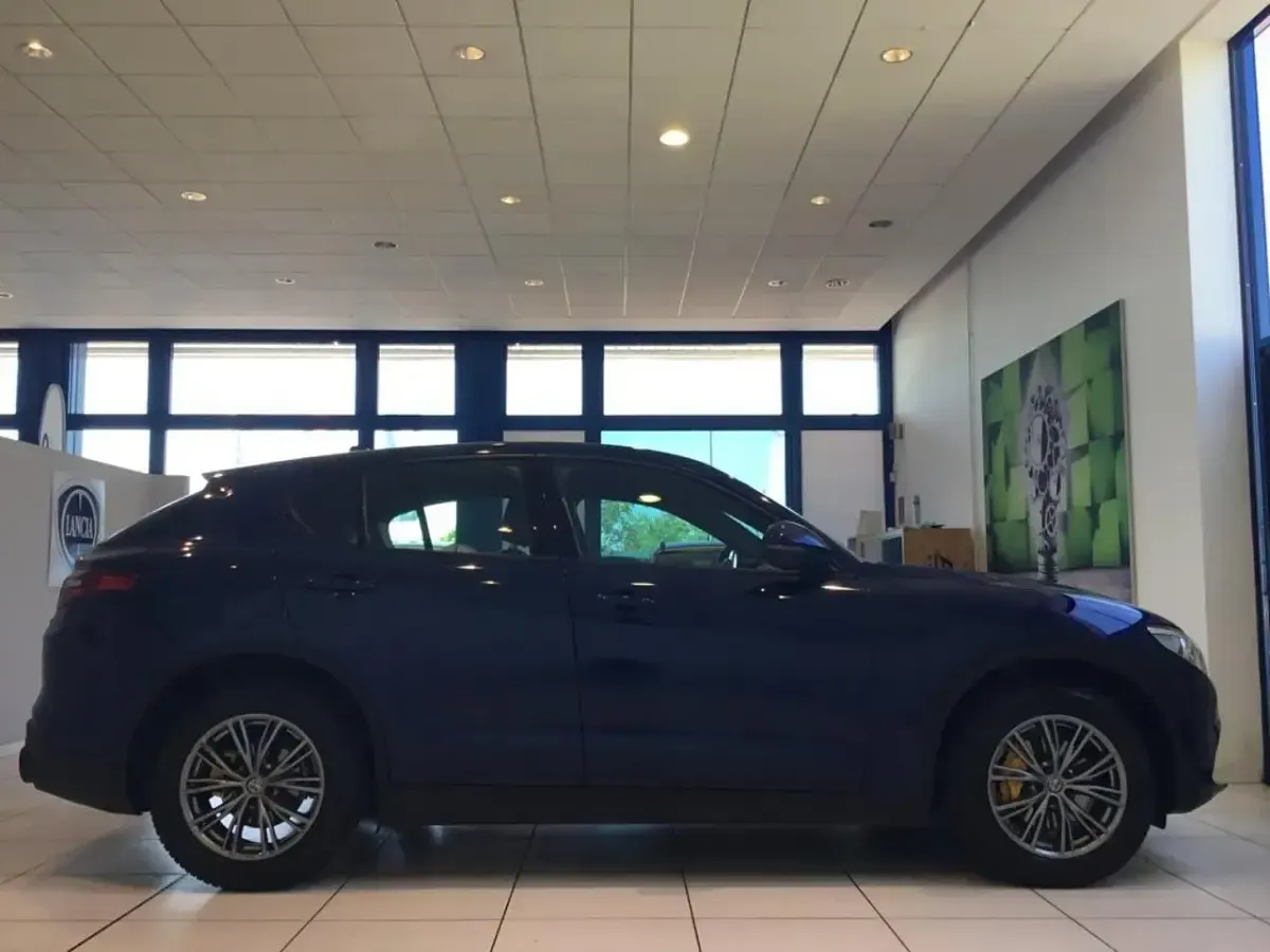 Usata Alfa Romeo Stelvio Super 210 CV (154 kW) 2017 Blu SUV