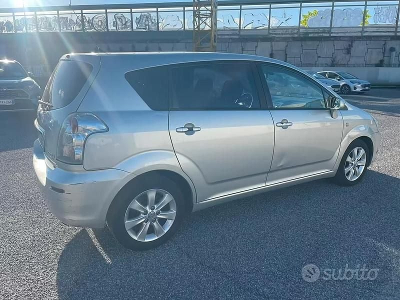 Usata Toyota Corolla Verso 136 CV (100 kW) 2007 Grigio Monovolume