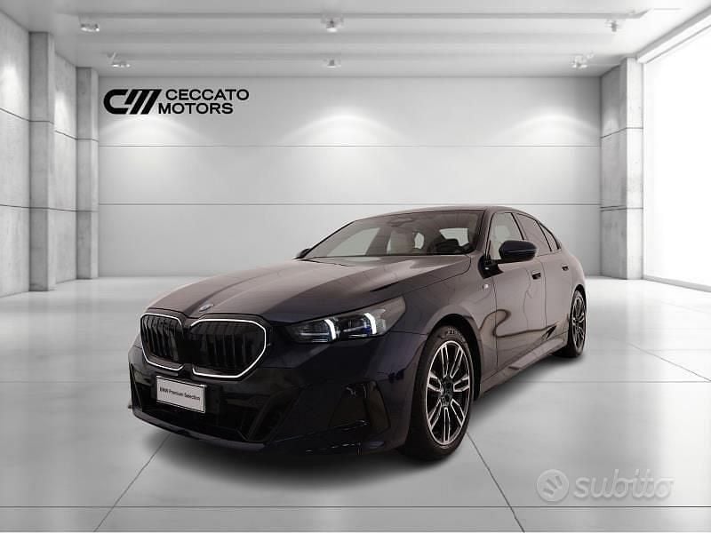 Blu Usata 2024 BMW 520 M Sport Tre volumi | 55.900 € (Ottimo prezzo) - Immagine 1/4