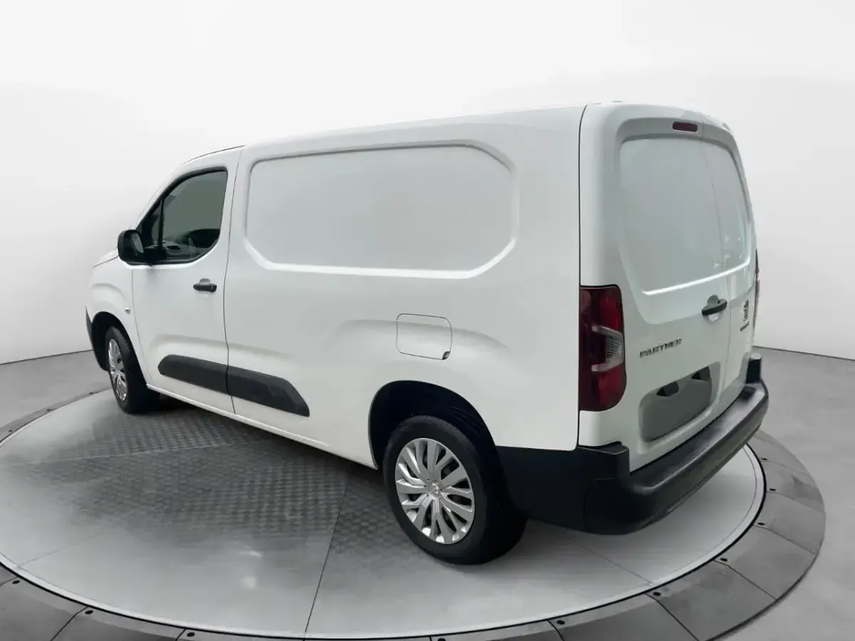 Usata Peugeot Rifter Active 102 CV (75 kW) 2021 Bianco Monovolume