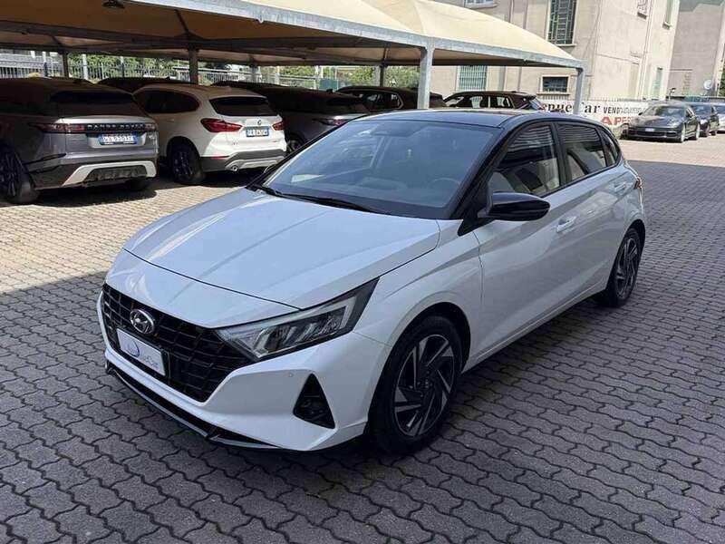 Bianco / pastello Usata 2021 Hyundai i20 Due volumi | 13.900 € - Immagine 1/4