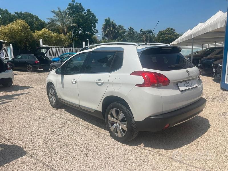 Usata Peugeot 2008 Allure 92 CV (67 kW) 2015 Bianco SUV