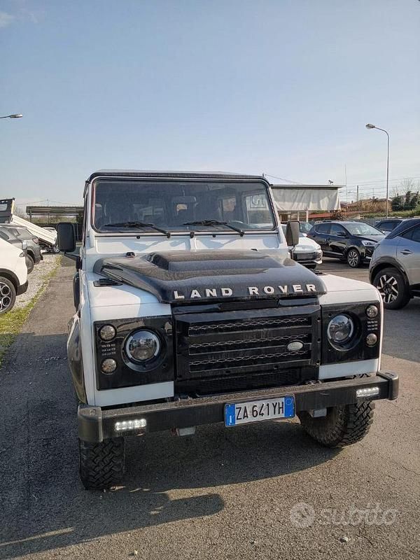 Occasion Land Rover Defender 122 ch (89 kW) 2011 Blanc Break