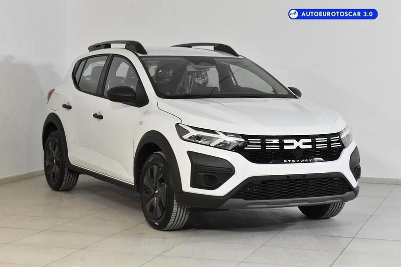 Bianco Nuova 2025 Dacia Sandero Essentiel Due volumi | 15.700 € (Ottimo prezzo) - Immagine 1/4