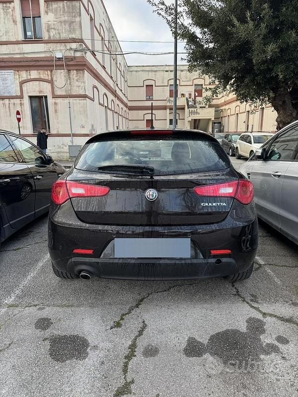 Usata Alfa Romeo Giulietta 120 CV (88 kW) 2017 Nero Utilitaria