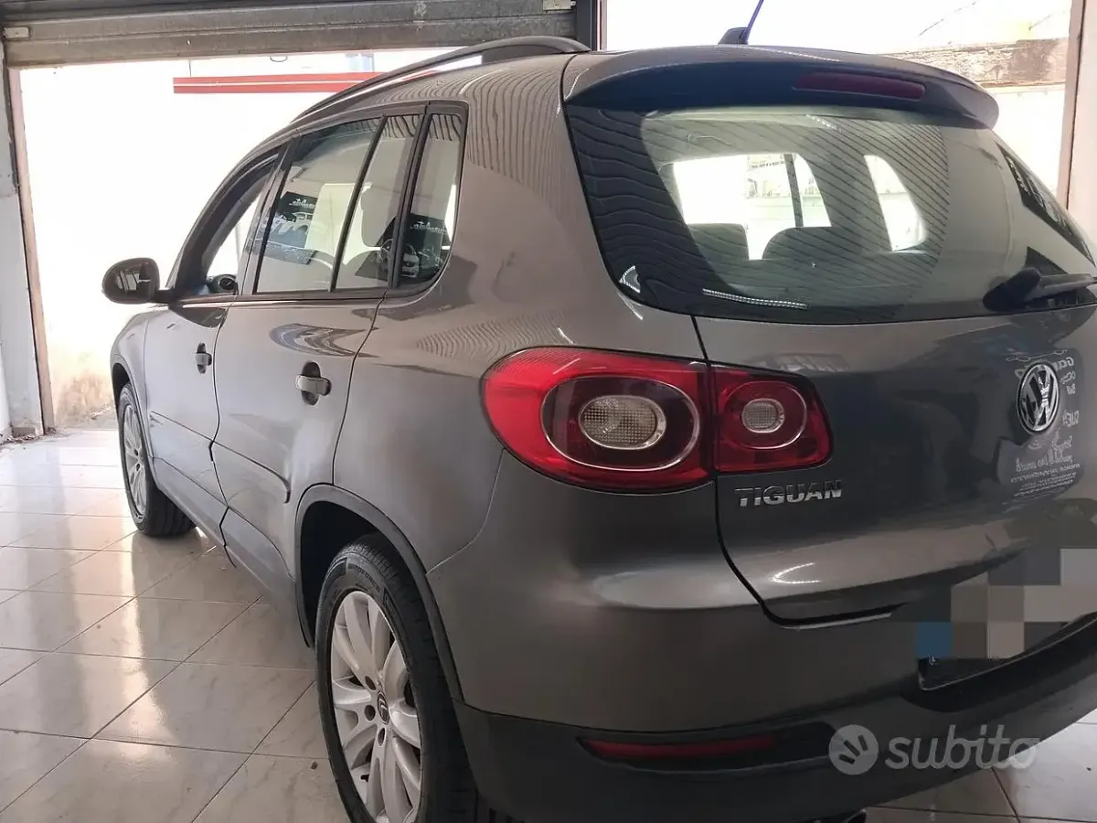 Usata VW Tiguan 170 CV (125 kW) 2008 Grigio SUV