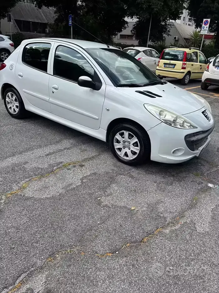 Usata Peugeot 206 60 CV (44 kW) 2012 Bianco Berlina