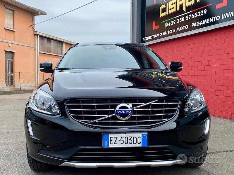 Usata Volvo XC60 R-Design Momentum 150 CV (110 kW) 2015 Nero SUV
