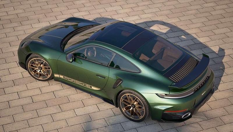 Nuova Porsche 911 Turbo S 711 CV (522 kW) 2025 Oak green metallic Coupé