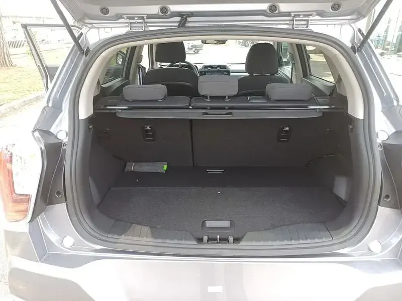 Nuova KGM Tivoli 163 CV (119 kW) 2026 Argento SUV