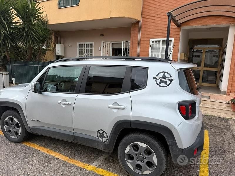 Usata Jeep Renegade 105 CV (77 kW) 2017 Grigio SUV