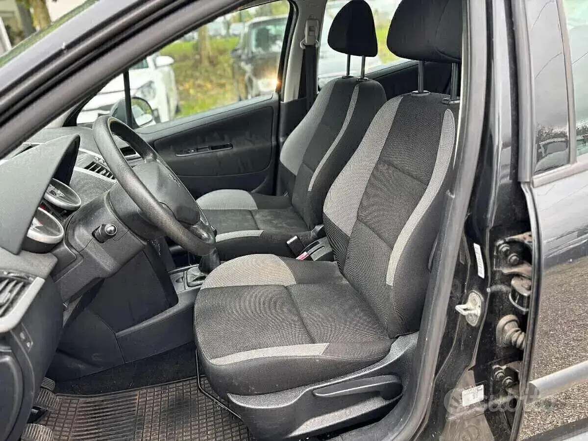 Usata Peugeot 207 73 CV (53 kW) 2009 Nero Berlina