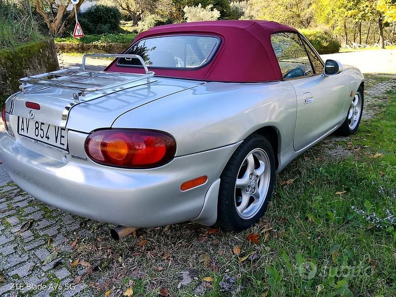 Usata Mazda MX5 140 CV (102 kW) 1998 Grigio Cabrio