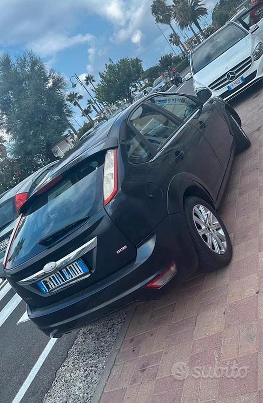Usata Ford Focus 90 CV (66 kW) 2008 Nero Utilitaria