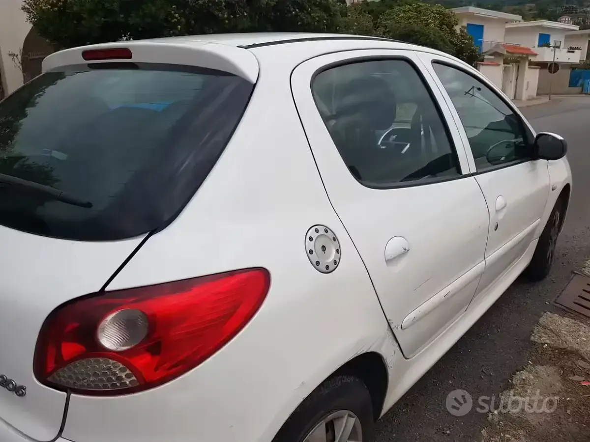 Usata Peugeot 206 68 CV (50 kW) 2009 Bianco Berlina