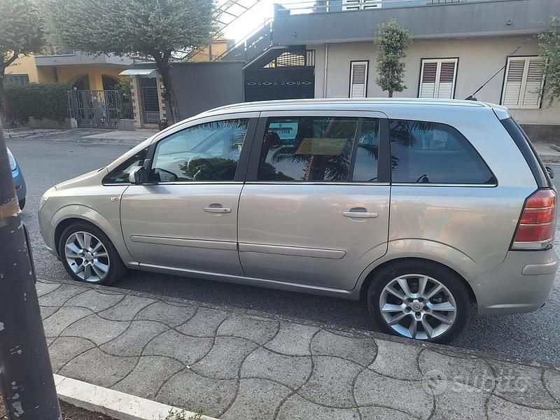 Gebraucht Opel Zafira 125 PS (91 kW) 2007 Van / Kleinbus