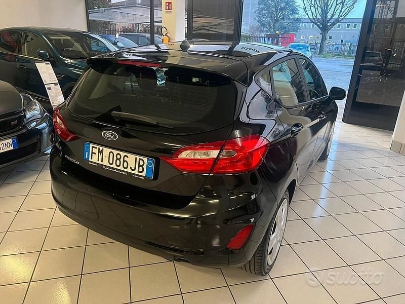 Usata Ford Fiesta Titanium 86 CV (63 kW) 2017 Nero Utilitaria