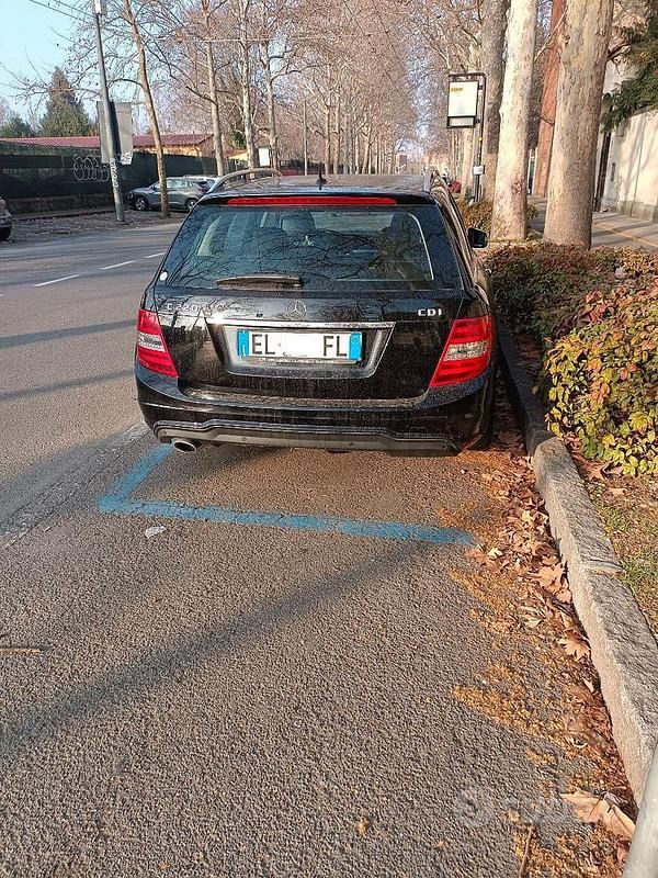 Usata Mercedes 220 2012 Nero Berlina