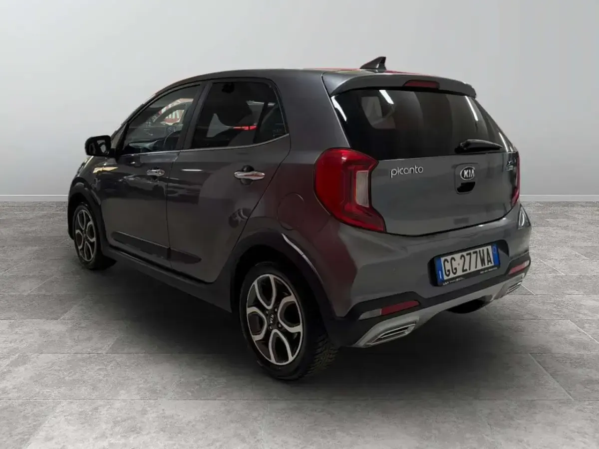 Usata Kia Picanto X-Line 65 CV (47 kW) 2021 Grigio Utilitaria