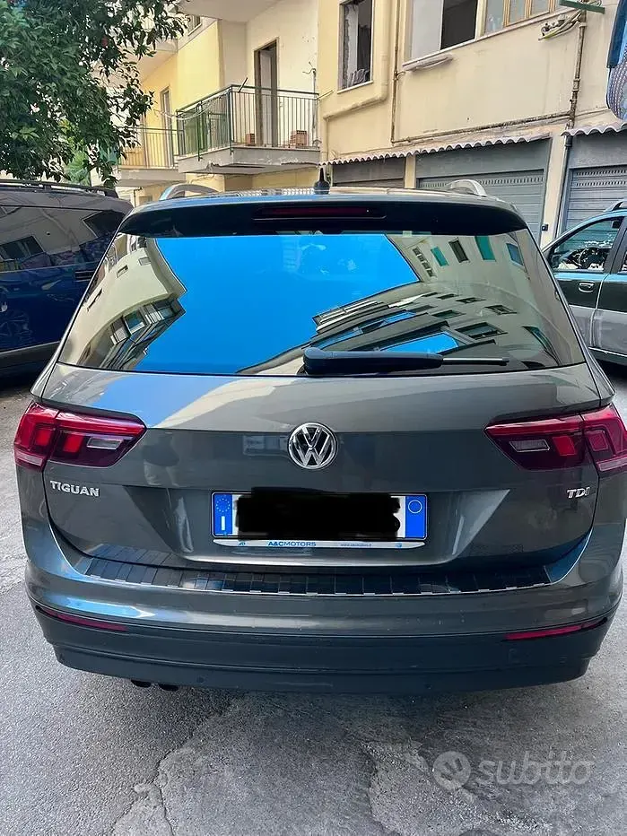 Usata VW Tiguan Business 116 CV (85 kW) 2017 Grigio SUV