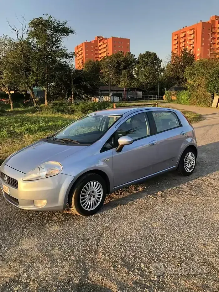 Usata Fiat Grande Punto 65 CV (47 kW) 2005 Utilitaria