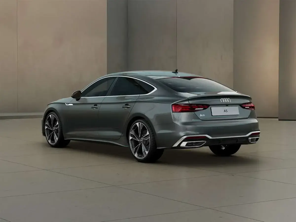 Nuova Audi A5 Sportback S-Line 163 CV (119 kW) 2025 Grigio chronos metallizzato Utilitaria