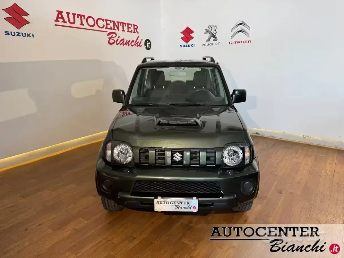 Usata Suzuki Jimny 86 CV (63 kW) 2018 Verde SUV
