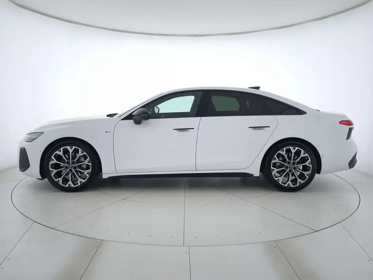 Nuova Audi A6 S-Line 204 CV (150 kW) 2026 Bianco arkona Berlina