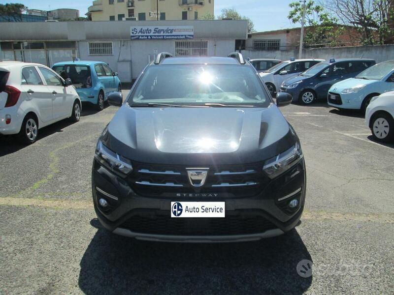 Usata Dacia Sandero Comfort 101 CV (74 kW) 2021 Grigio scuro metallizzato Utilitaria